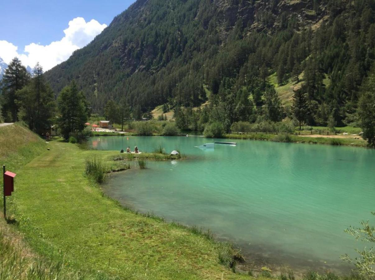 Moderne Dachwohnung Naehe Zermatt Mit Balkon 塔什 外观 照片